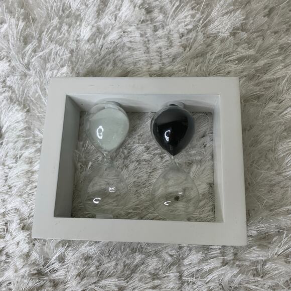 Decorative Sand Hourglass 3 and 5 minute Egg Timer - Picture 1 of 5